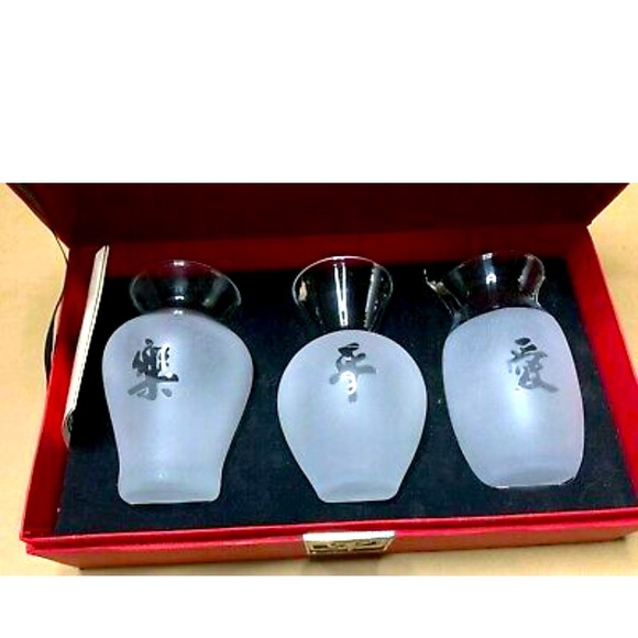 Discovery Channel Other - Vintage Joy peace Love Japanese Bud vase set